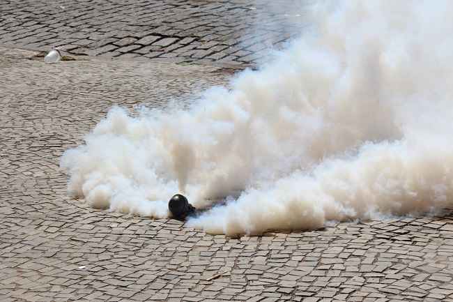 Tragedi Kanjuruhan: Seberapa Bahaya Gas Air Mata Bagi Tubuh?
